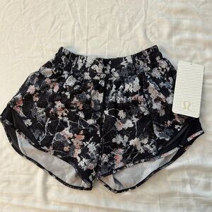 Lululemon Hotty Hot Shorts 2” – Floral Pattern – Size 2